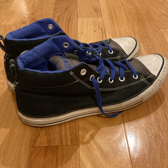 Men’s Converse Sneakers - Picture 3 of 7